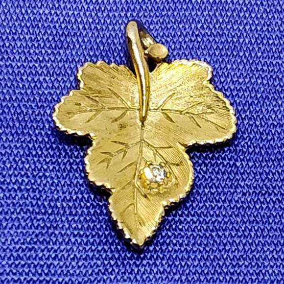 Avon Radiant Leaf Pendant Diamond Rhinestone Accent 1978 Fashion Accents Vintage - Picture 3 of 5